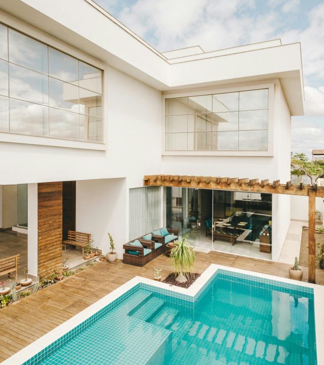 pexels-photo-5563472-5563472